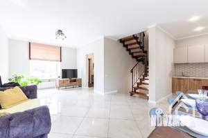 Дом 180м², 3-этажный, посуточно,