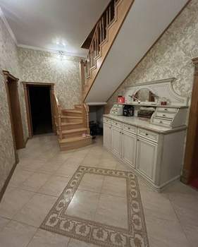 Дом 517м², 3-этажный, на длительный срок,