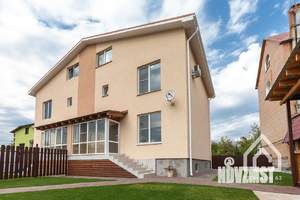 Дом 180м², 3-этажный, посуточно,