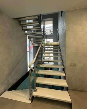 Дом 200м², 3-этажный, на длительный срок,