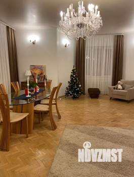 Коттедж 350м², 3-этажный, на длительный срок,