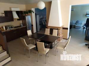 Дом 215м², 2-этажный, посуточно,