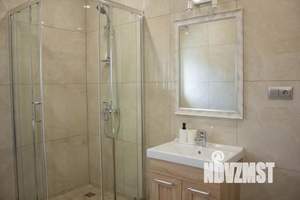 Дом 180м², 4-этажный, посуточно,