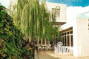 Дом 350м², 2-этажный, посуточно,