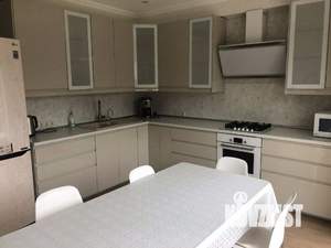 Дом 250м², 2-этажный, на длительный срок,
