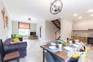 Дом 180м², 3-этажный, посуточно,