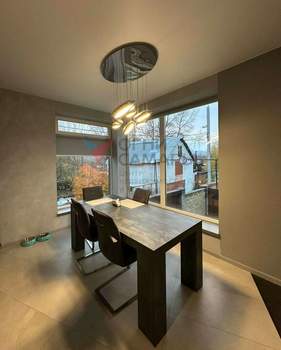 Дом 200м², 3-этажный, на длительный срок,