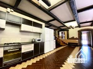 Дом 300м², 3-этажный, посуточно,