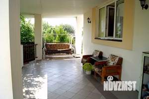 Дом 293м², 3-этажный, участок 6 сот.