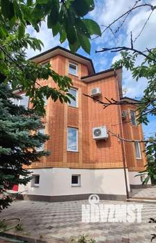 Коттедж 467м², 3-этажный, участок 4 сот.