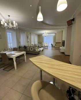 Дом 421м², 4-этажный, участок 8 сот.