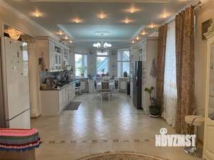 Дом 230м², 3-этажный, участок 8 сот.