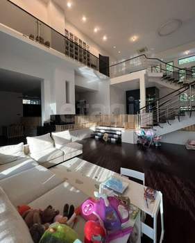 Дом 600м², 2-этажный, участок 33 сот.