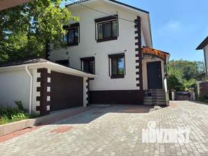 Коттедж 199м², 3-этажный, участок 8 сот.