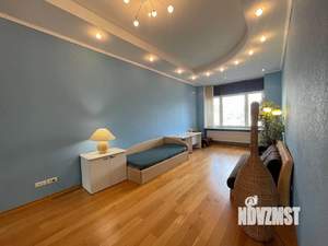 Дом 900м², 5-этажный, участок 5 сот.