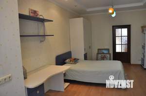 Коттедж 514м², 3-этажный, участок 10 сот.