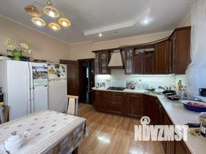 Дом 258м², 2-этажный, участок 5 сот.