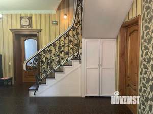 Дом 230м², 3-этажный, участок 8 сот.