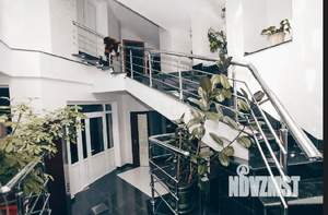 Коттедж 690м², 3-этажный, участок 20 сот.