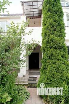 Дом 293м², 3-этажный, участок 6 сот.