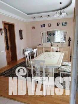 Коттедж 550м², 3-этажный, участок 8 сот.