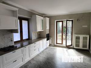 Коттедж 250м², 2-этажный, участок 5 сот.