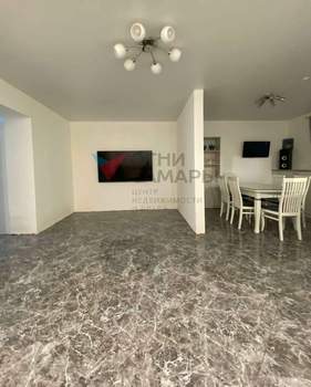 Дом 306м², 3-этажный, участок 7 сот.