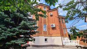 Коттедж 467м², 3-этажный, участок 4 сот.