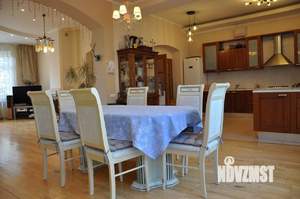 Коттедж 514м², 3-этажный, участок 10 сот.