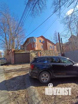 Дом 606м², 4-этажный, участок 12 сот.