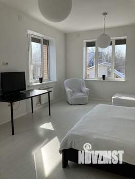 Коттедж 250м², 3-этажный, на длительный срок, 