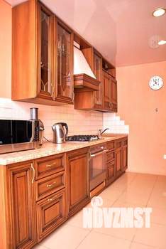 Дом 350м², 3-этажный, на длительный срок, 
