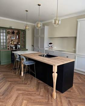 Дом 250м², 3-этажный, на длительный срок, 