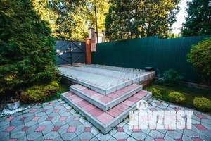 Дом 450м&sup2;, 2-этажный, посуточно, 