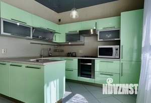 Дом 200м², 2-этажный, на длительный срок, 