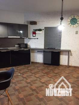 Дом 260м&sup2;, 3-этажный, посуточно, 