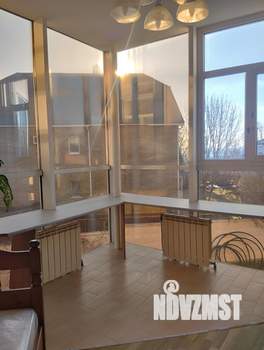 Коттедж 1900м&sup2;, 4-этажный, на длительный срок, 