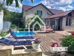 Дом 200м&sup2;, 2-этажный, посуточно, 