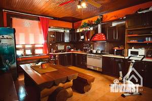 Дом 550м&sup2;, 5-этажный, посуточно, 