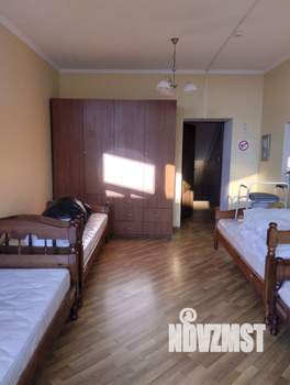 Коттедж 1900м&sup2;, 4-этажный, на длительный срок, 