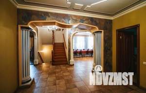 Дом 450м&sup2;, 2-этажный, посуточно, 