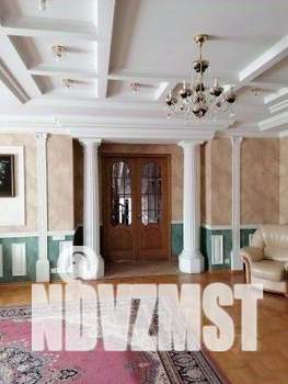 Коттедж 550м&sup2;, 2-этажный, на длительный срок, 