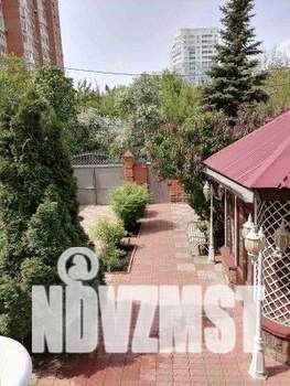 Коттедж 550м&sup2;, 2-этажный, на длительный срок, 