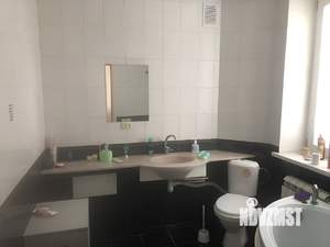 Дом 240м², 2-этажный, на длительный срок, 