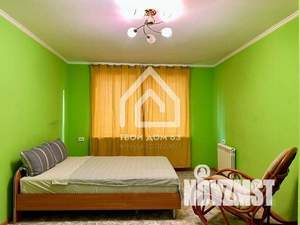 Дом 200м&sup2;, 2-этажный, посуточно, 