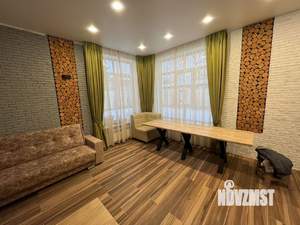 Дом 200м², 2-этажный, на длительный срок, 