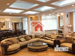 Таунхаус 900м², 4-этажный, на длительный срок, 