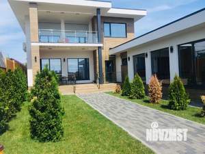 Дом 300м², 2-этажный, посуточно, 