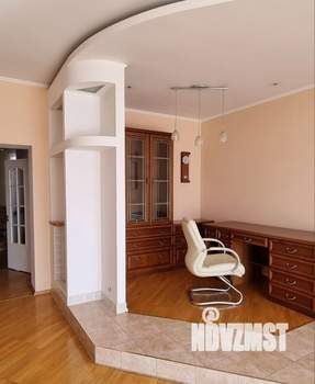 Таунхаус 420м², 4-этажный, участок 1 сот.  
