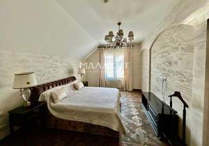 Дом 180м&sup2;, 2-этажный, участок 6 сот.  